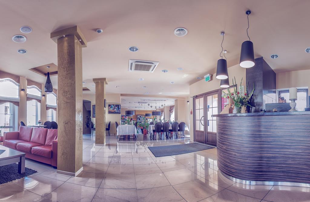 Hotel Niemcza Wino & Spa Exterior photo